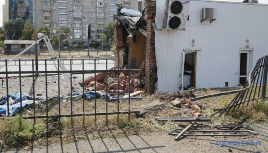 Наслідки удару БПЛА по АЗС у Києві вранці 15 вересня