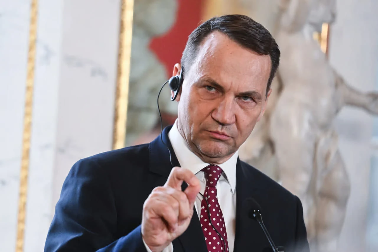 Міністр закордонних справ Польщі Радослав Сікорський під час щорічної зустрічі YES у Києві