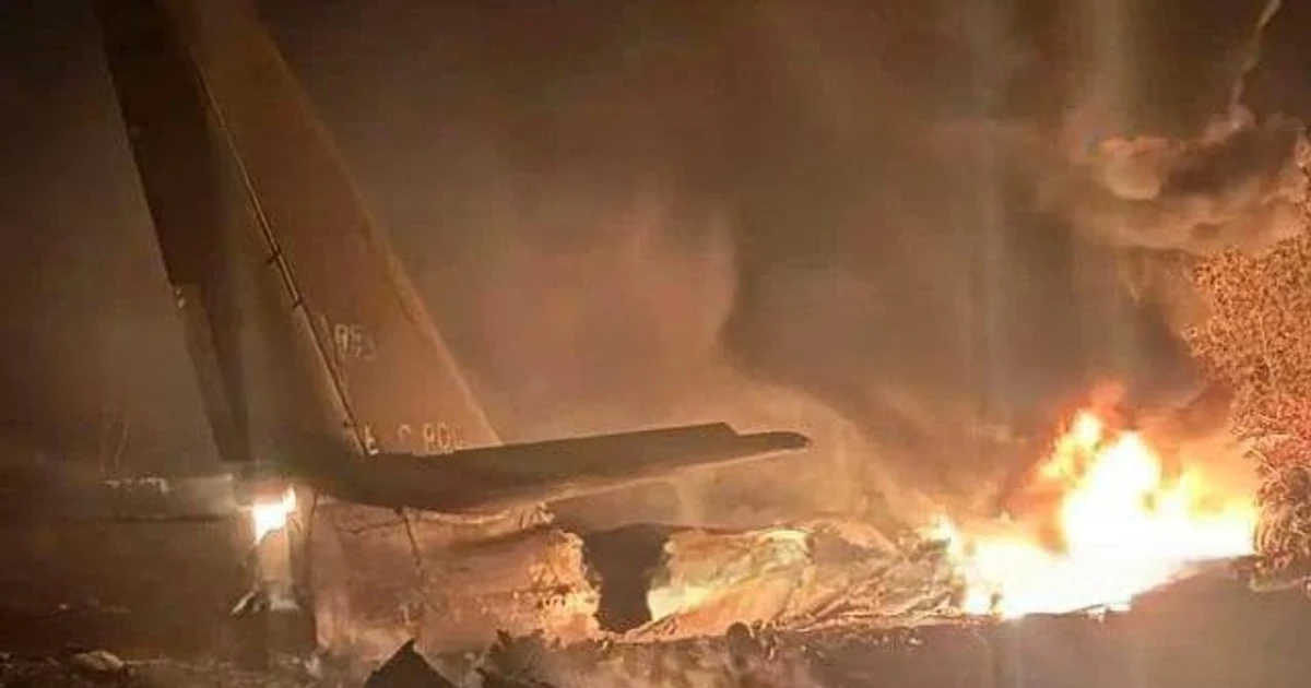 Уламки російського стратегічного бомбардувальника Ту-95 на місці катастрофи в Амурській області