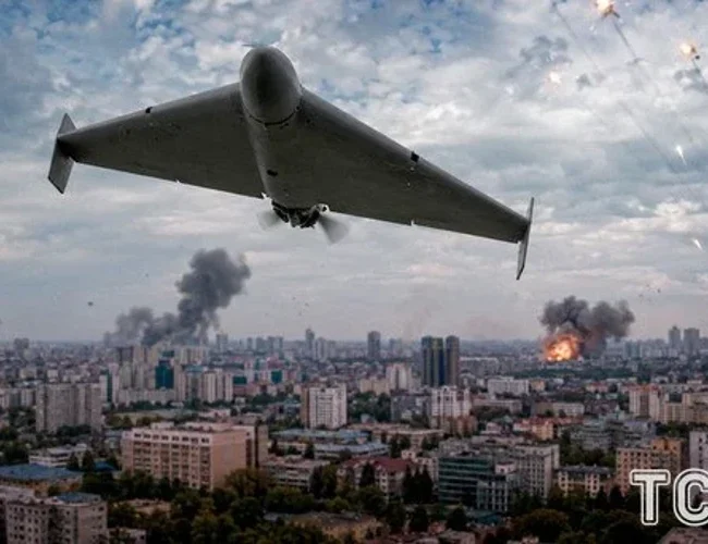 Фотографії деталей зі збитого реактивного дрона-камікадзе «Шахед» з маркуванням дат виготовлення, надані Сергієм «Флешем»