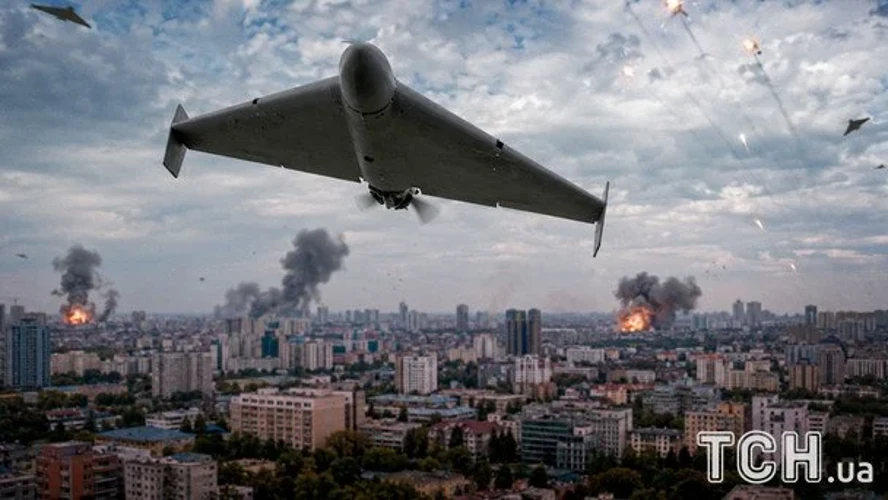 Фотографії деталей зі збитого реактивного дрона-камікадзе «Шахед» з маркуванням дат виготовлення, надані Сергієм «Флешем»
